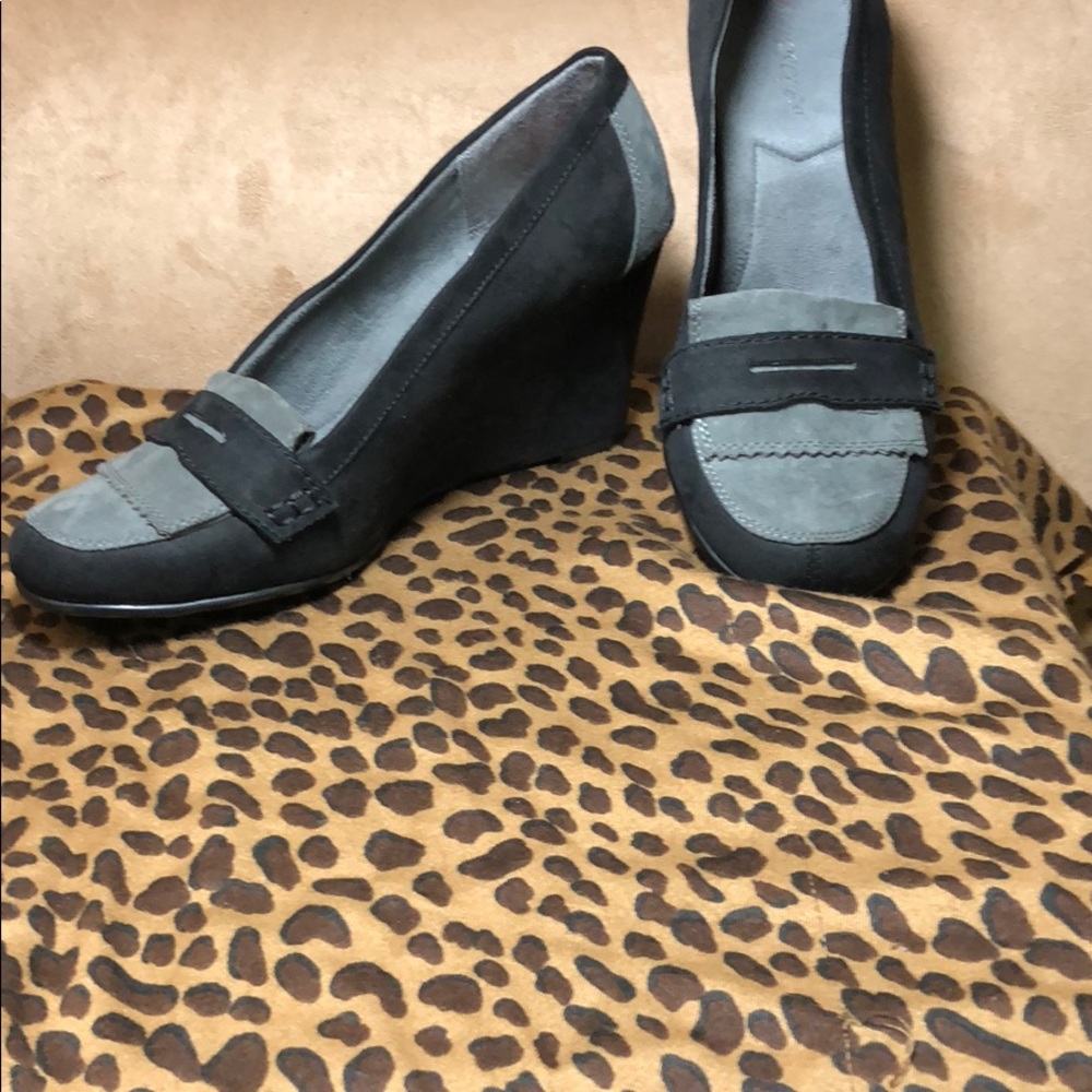 New Blk/Gray aerosoles 4”wedges.comfy & stylish 10